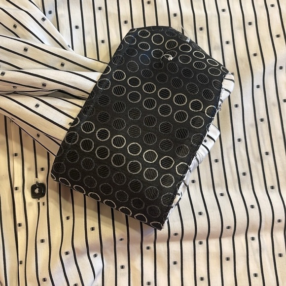 BLU by Polifroni L button down shirt with square buttons and embroidered detail - Picture 7 of 13